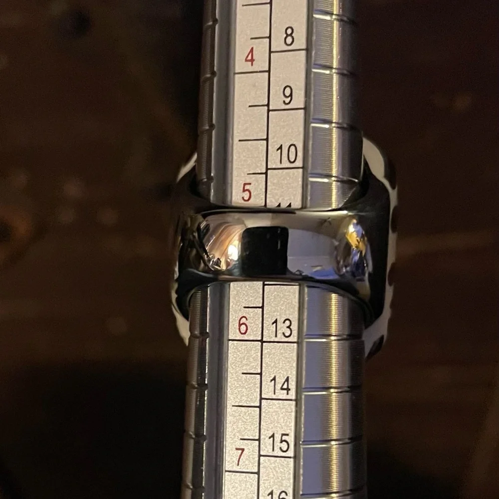 Stainless Steel Black and White Enamel Zebra Stripe Ring Size 5 NWOT - Picture 2 of 8